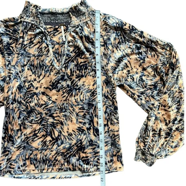 Free People Go Get ‘Em Tiger Print Velvet Top Size Small - Image 6