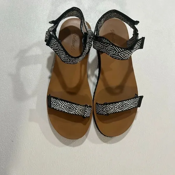 Madewell Black & White Geometric Strap Sandals Size 8.5 Boho Tribal Flat Sandals - Image 2