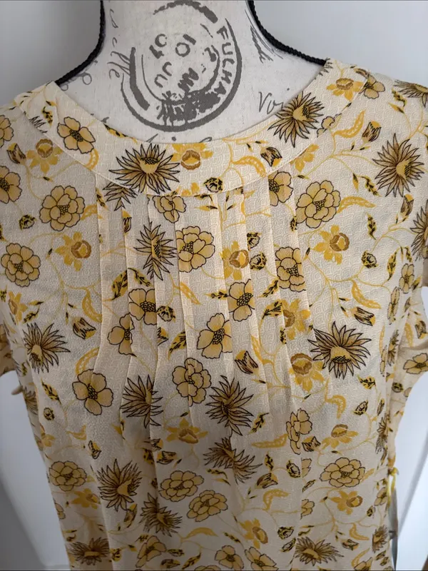 CeCe Large Yellow Floral Pintuck Shell Top - Image 3