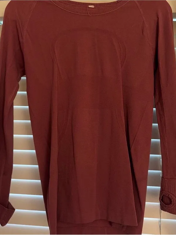 Long-Sleeve Crewneck Top in Dusty Rose - Image 2