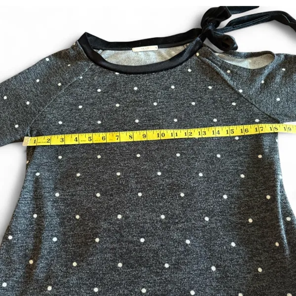Le Lis Gray Polka Dot Sweater Black Velvet Bow Sleeve Size M - Image 6