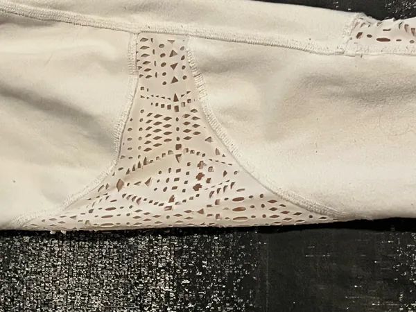 Womens XS Alo Yoga West Coast Laser Cut High Waisted Leggings- White - Image 3