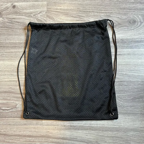 Black and Yellow University of Iowa Drawstring bag - Image 2