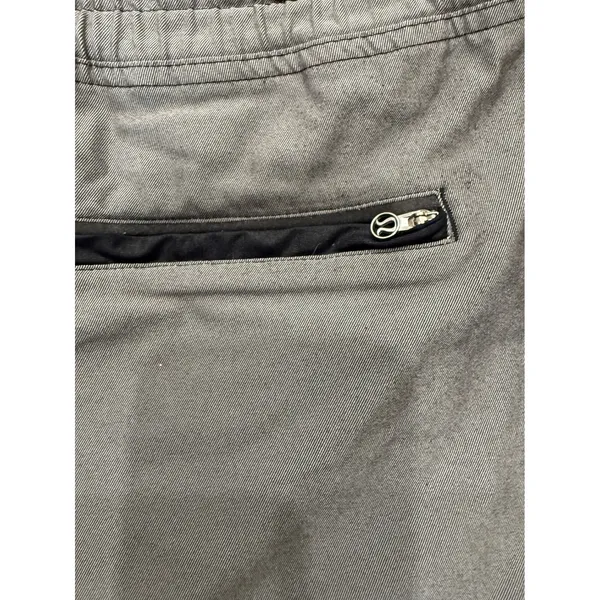 Lululemon Women's‎ Varsity Short Color Black Stretch size 10 Pocket - Image 4