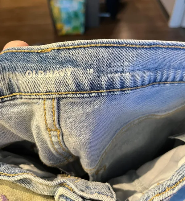 Old Navy jeans - Image 3