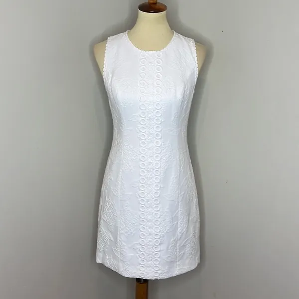 Lilly Pulitzer Mila Stretch Shift in Resort White Turtle Pucker Jacquard - Image 2