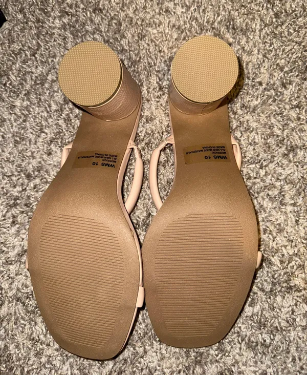 Heels Size 10 - Image 4