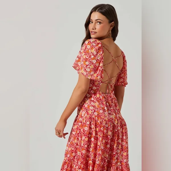 ASTR Cinched Bust Cut Out Center Dress in Red Multi Floral Size Small NWT - Image 8