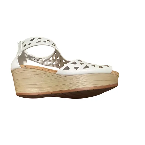 Baretraps Miriam White Laser Cut Wedge Sandals Womens 11M‎ BTS19-10715-010-111 - Image 11