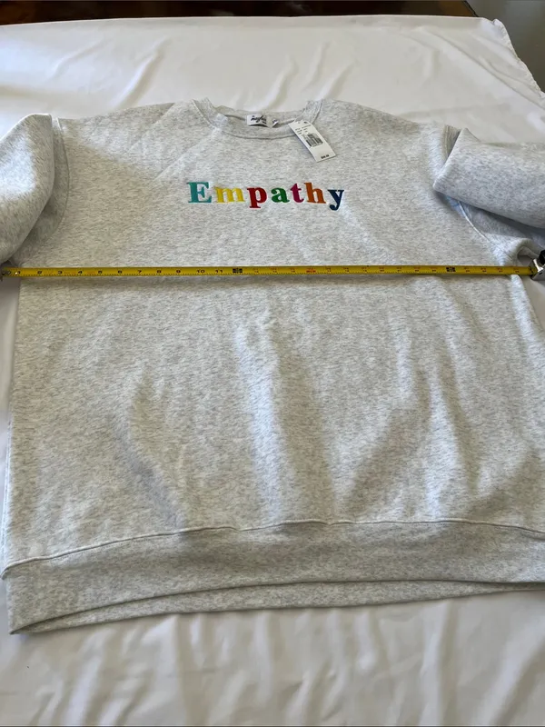 The Mayfair Group Light Gray Crewneck Sweatshirt - XXL - Image 7