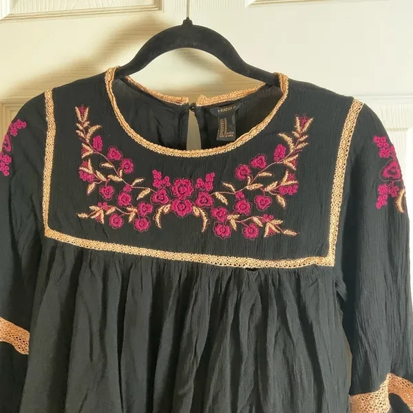 Forever 21 Black Mini Dress Pink Floral Embroidery Peasant Boho Bell Sleeve M - Image 4