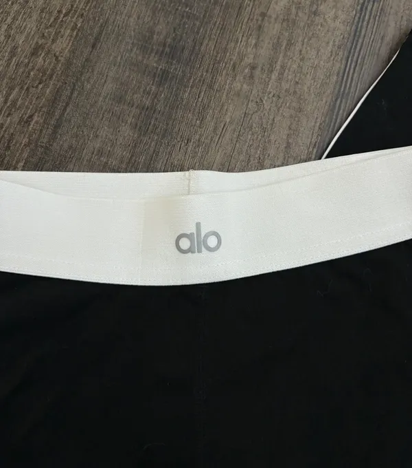 Alo Yoga Set Airlift Bra Leggings - Image 6