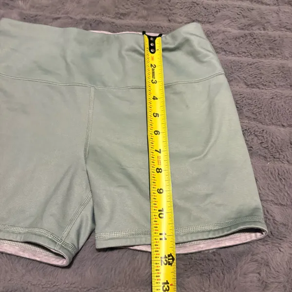 Reversible Sage Green Athletic Shorts Women’s Small Stretch Workout - Image 9
