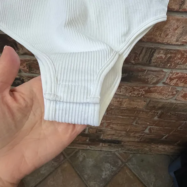 OQQ White Ribbed Bodysuit Size Large Stretch Thick Fabric NWOT - Image 3