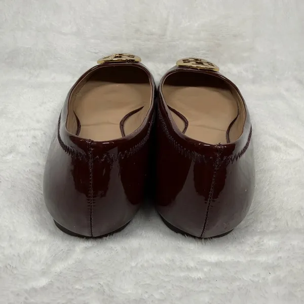 Tory Burch Reva Ballet Flats Burgundy Patent Leather Gold Medallion Womens‎ 7M - Image 5