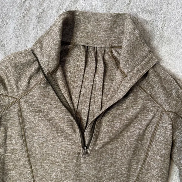 Lululemon Rush Hour 1/2 Zip Heathered Military Green Pullover Size 8‎ Active - Image 8