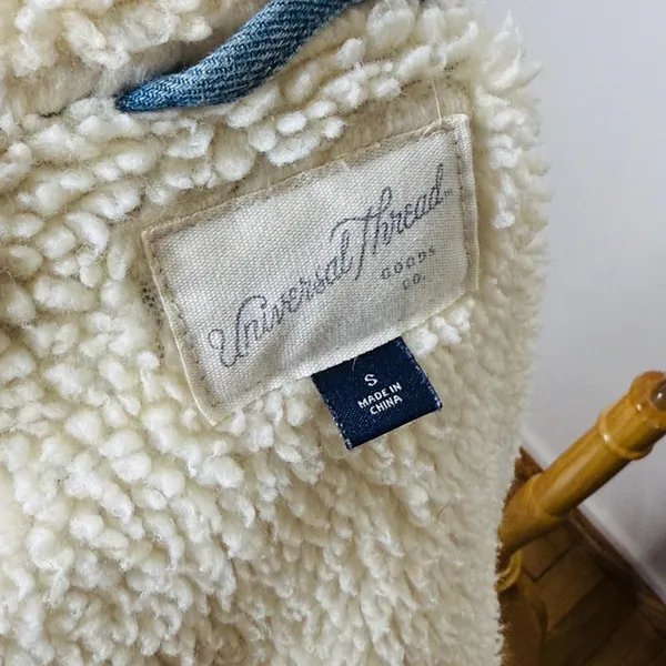 Universal Thread Denim Jacket with Partial Sherpa Lining - Image 4