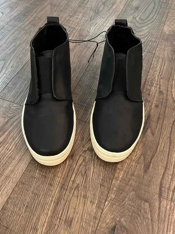 Universal Thread Ladies Shoes‎ Size 7 - Image 2