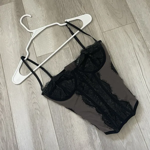 Urban Outfitters Corset Tank Top lace sheer womens Black (medium) modern love - Image 3