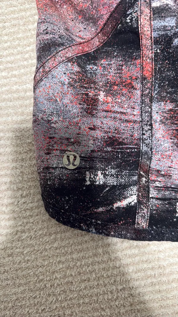 Lululemon Tracker Shorts 2.5” Galaxy - Image 3