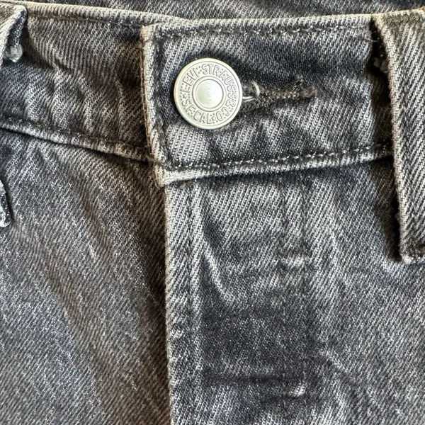 Levi's 501 Skinny Jeans Black Wash Frayed Hem W28 L28 - Image 4