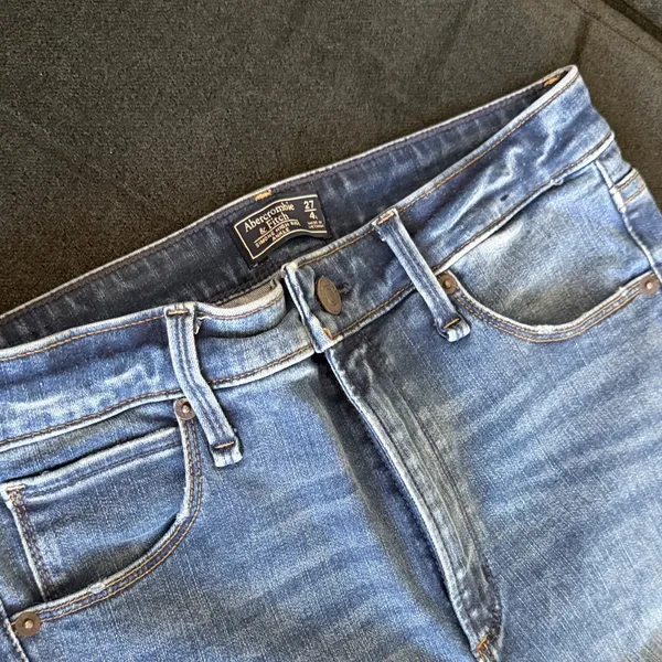 Abercrombie & Fitch Women's Skinny Ripped Light Blue Jeans - Image 2