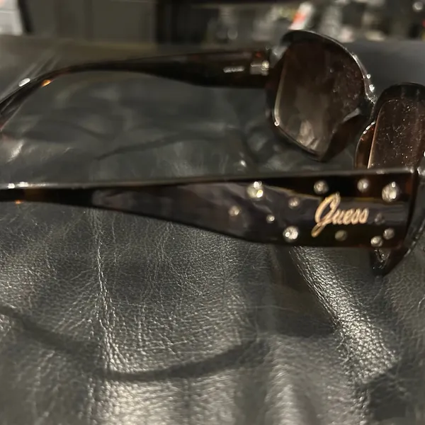 Guess Amber Sunglasses - Image 9