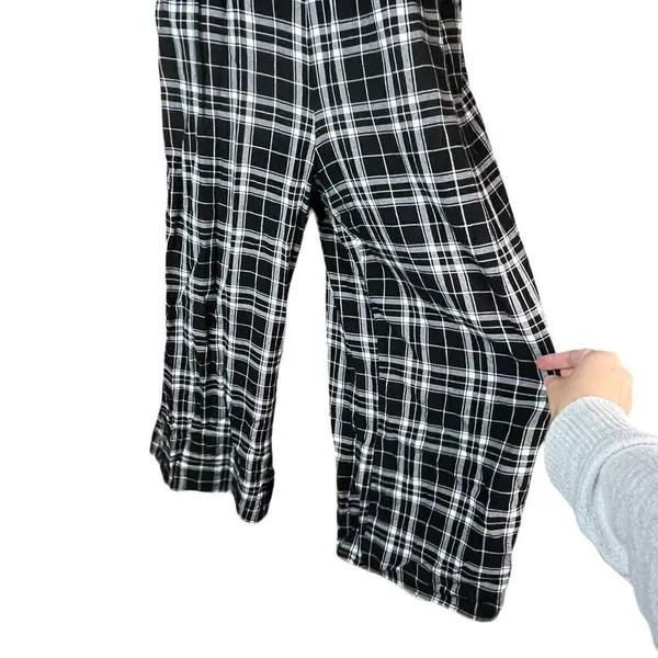 Hollister Black and White Plaid Jumpsuit Size Medium‎ - Image 5