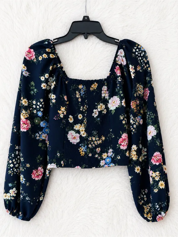 Abercrombie & Fitch Navy Floral Cropped Peasant Top Size Small - Image 2