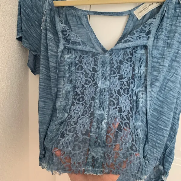 Abercrombie & Fitch Lace Top Keyhole Back Cutout M - Image 2