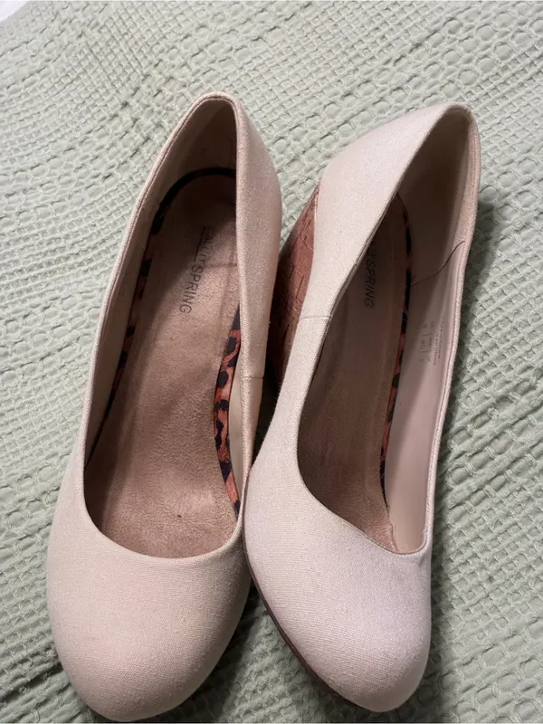 Women’s Wedge Pumps - Image 11