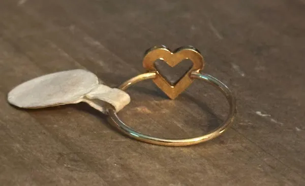 Vintage 14K HE Espo Simulated Diamond Open Heart Ring - Image 6
