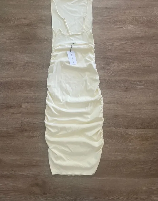 WeWorewhat Ruched Midi Dress - Image 3