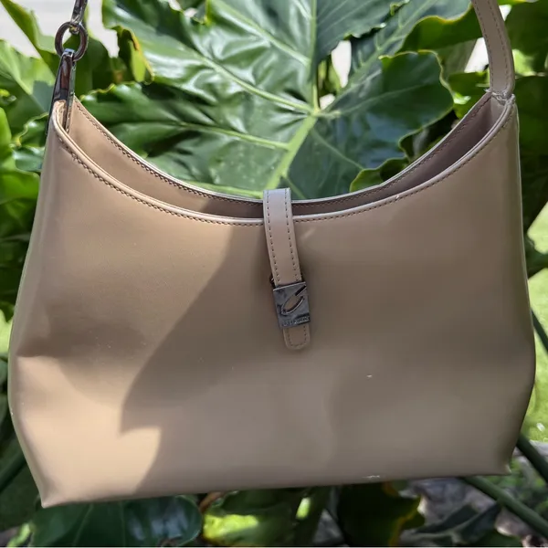 Guess Classic Taupe bag 90s y2k baguette - Image 3