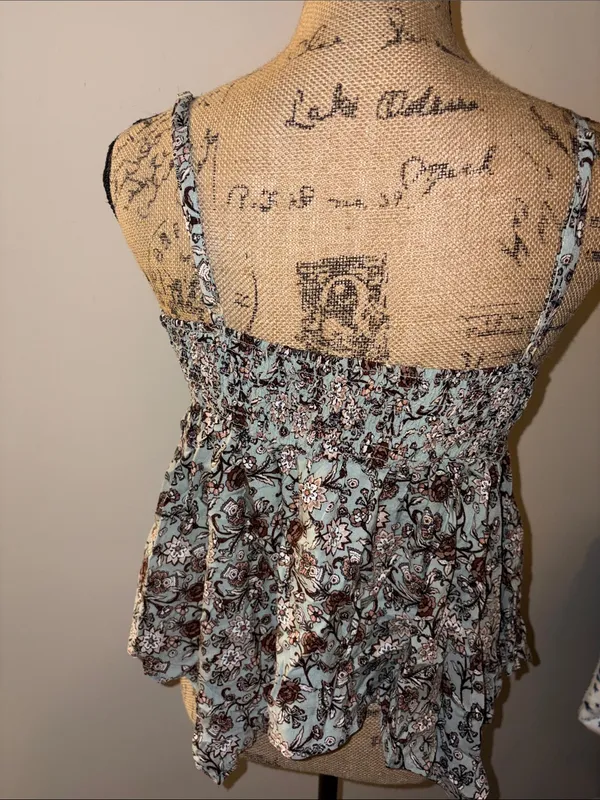 Floral Lace-Trim Camisole Tank Top in Sage Blue - Image 3