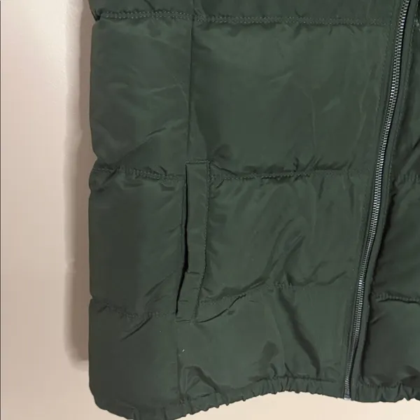 Old Navy Black Puffer Vest - Tall - Image 3