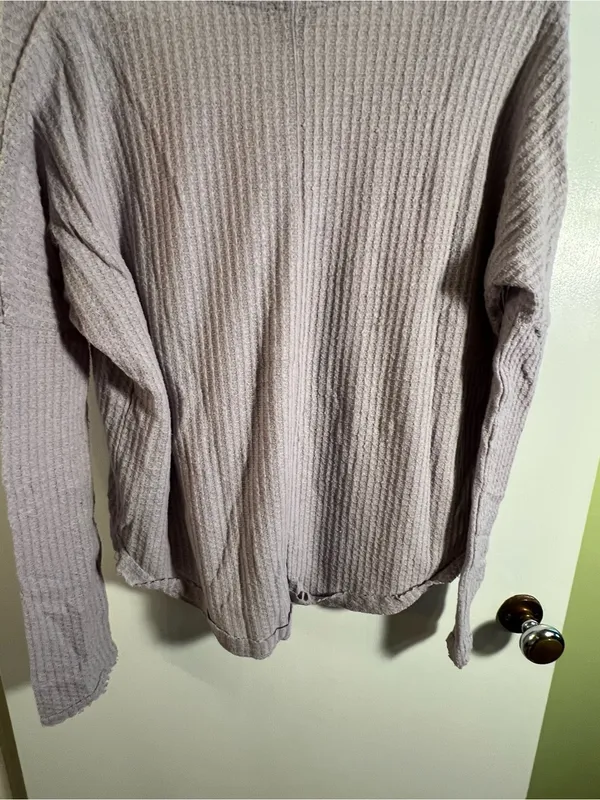 Aeropostale Women’s Size Medium V-Neck Thermal Top‎ Light Purple Lavender Waffle - Image 8