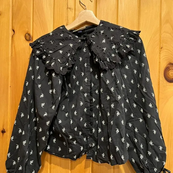 Universal Threads Balloon Long Sleeve Button-Down Shirt - Image 3