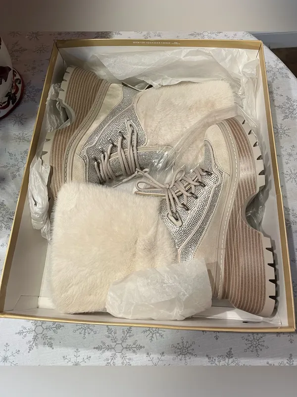 NEW Michael Kors Shiloh Mixed-Media Platform Boots – Bone – Size 8M - Image 10