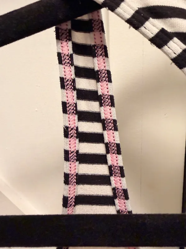 super cute striped lululemon hip length tank top! - Image 4