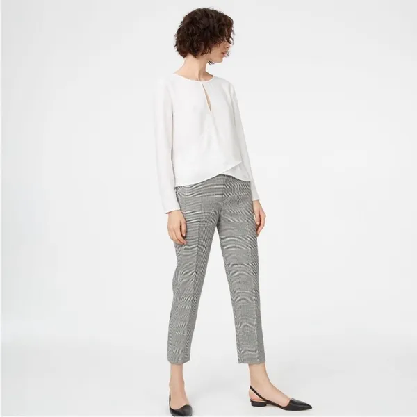 Club Monaco‎ White Brixxtun faux wrap keyhole Blouse size small - Image 2