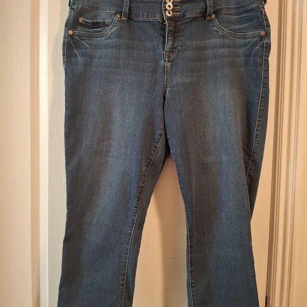 Torrid Sz 18 Blue Women's Capri Jeans - Image 4