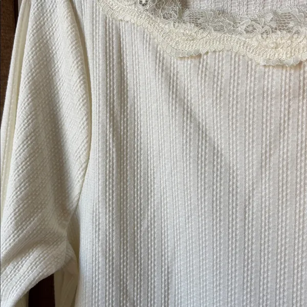 FINAL MARKDOWN American rag Elegant Cream Lace Trim Top xl - Image 4
