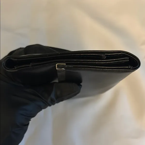 GUESS Black Wallet with Silver Accent – EUC - Image 10