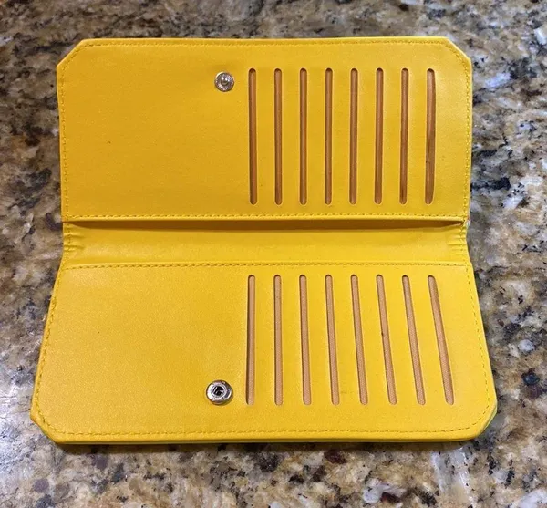 ‼️final sale‼️Bright yellow wallet - Image 3