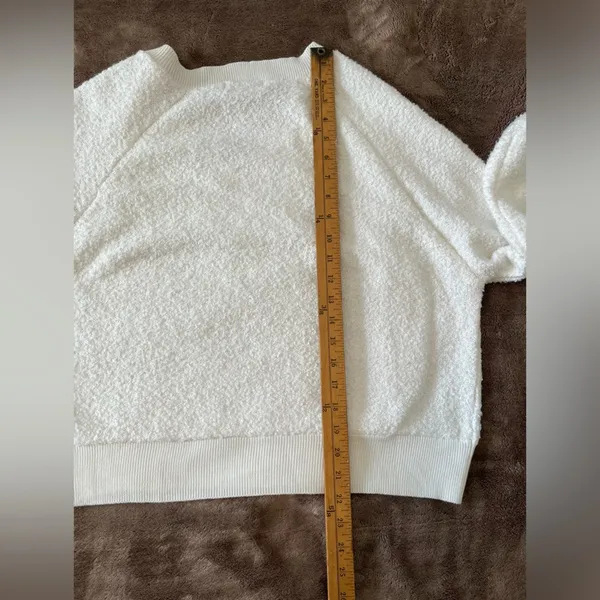 Soft & cozy white sweater - Image 2