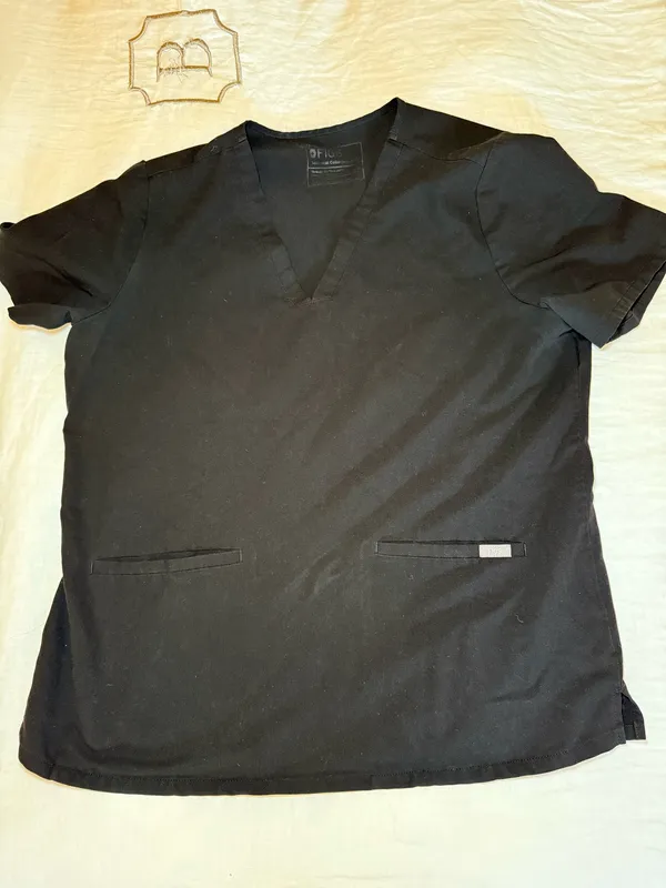 FIGS Casma Three-Pocket Scrub Top - Image 2