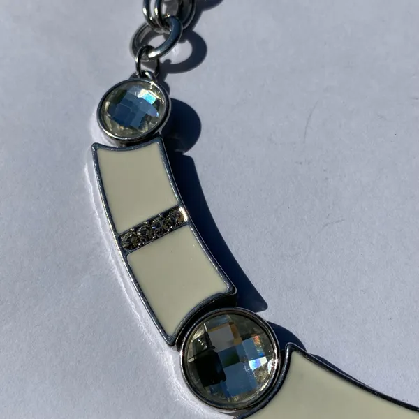 🤍 Y2K 2000s White Enamel Panel Clear Faceted Rhinestones Silver Tone Metal Double Cable Chain Necklace 🤍 - Image 3