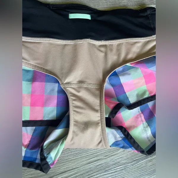 Lululemon Athletica Colorful Plaid Athletic Shorts - Image 9