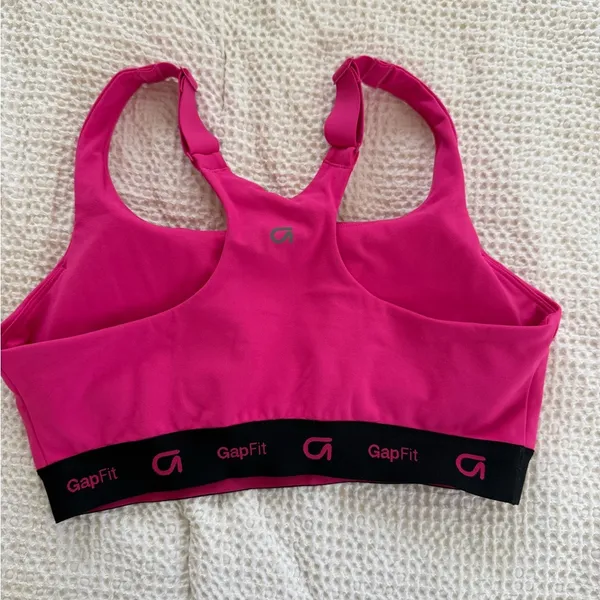 NWOT Gap Fit Sports Bra Medium - Image 5